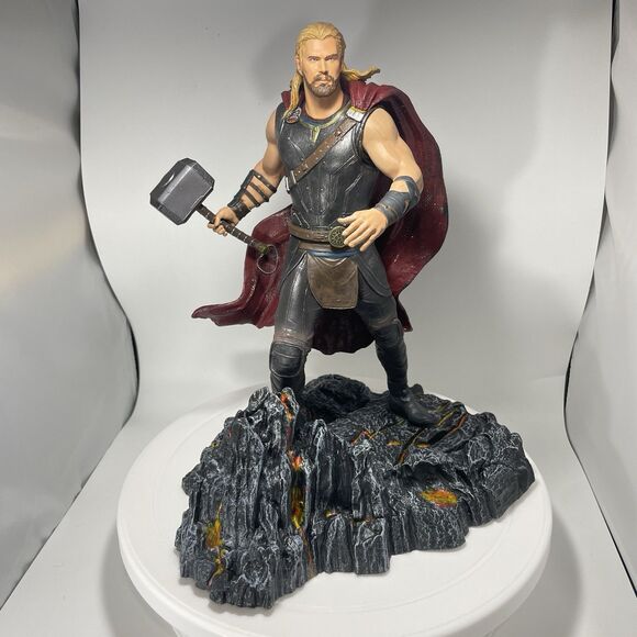 Marvel Gallery Thor Ragnarok Thor PVC Diorama Diamond Select Statue w/ Box - Picture 7 of 13